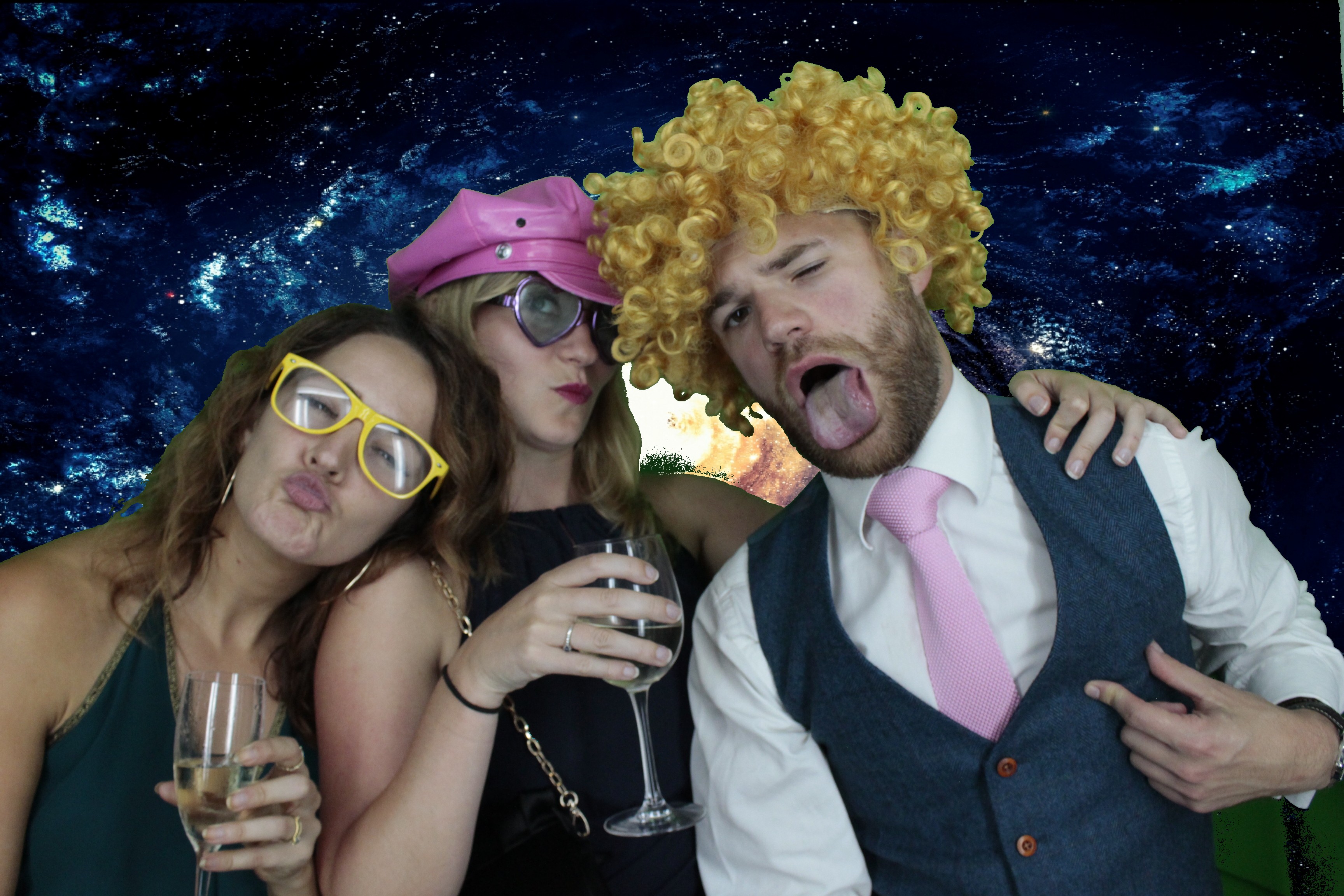 Mr & Mrs Bowles | View more photos from the event at gallery.myphotoboothexperience.co.uk/u/MyPhotoBoothExperienceLtd/Mr-Mrs-Bowles
